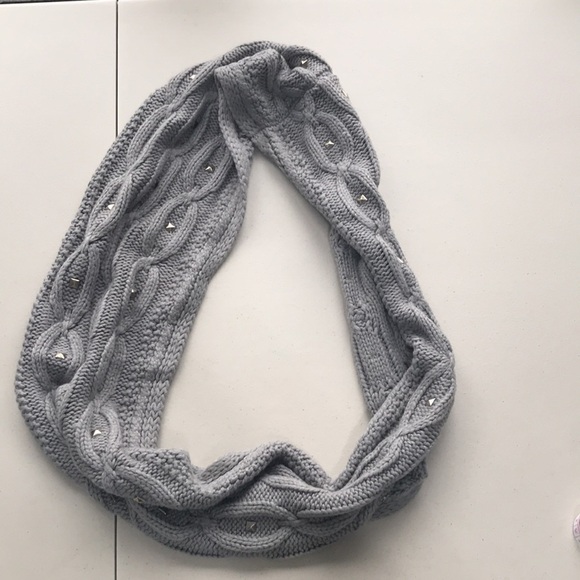 GRAY Saks Fifth Avenue cable knit studded infinity scarf - Picture 5 of 8